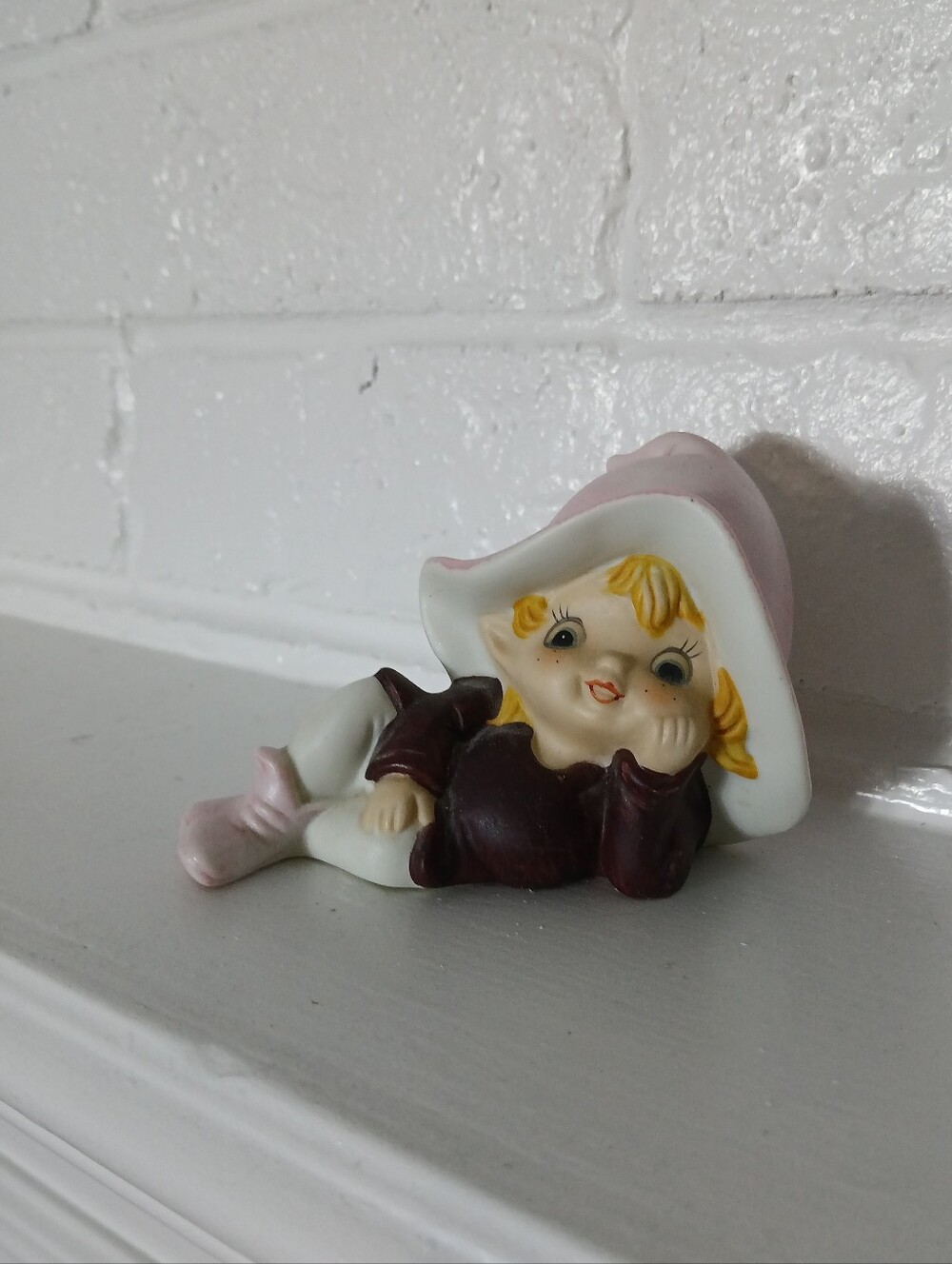 Homco 5213 Reclining Elf Fairy Pixie Figurine Garden Gnome‎ Bisque Porcelain